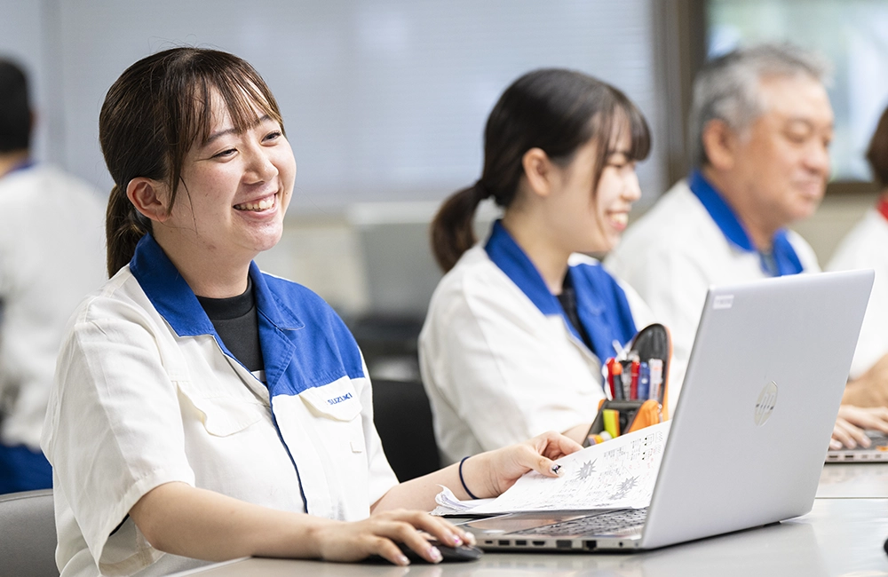 先輩社員紹介